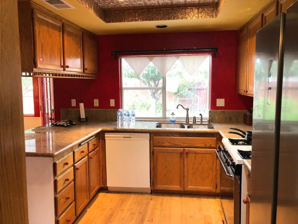 Festive Haven Room Hemet Exterior foto