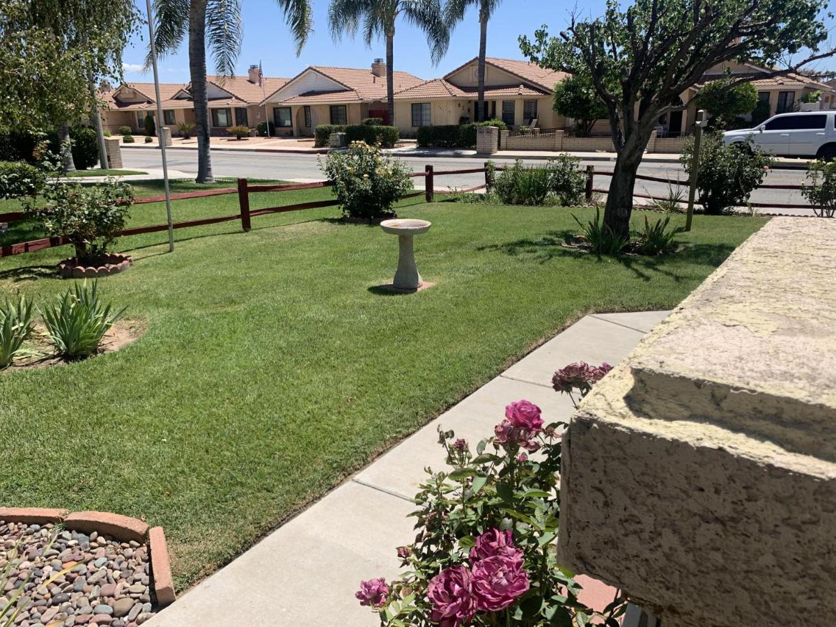 Festive Haven Room Hemet Exterior foto